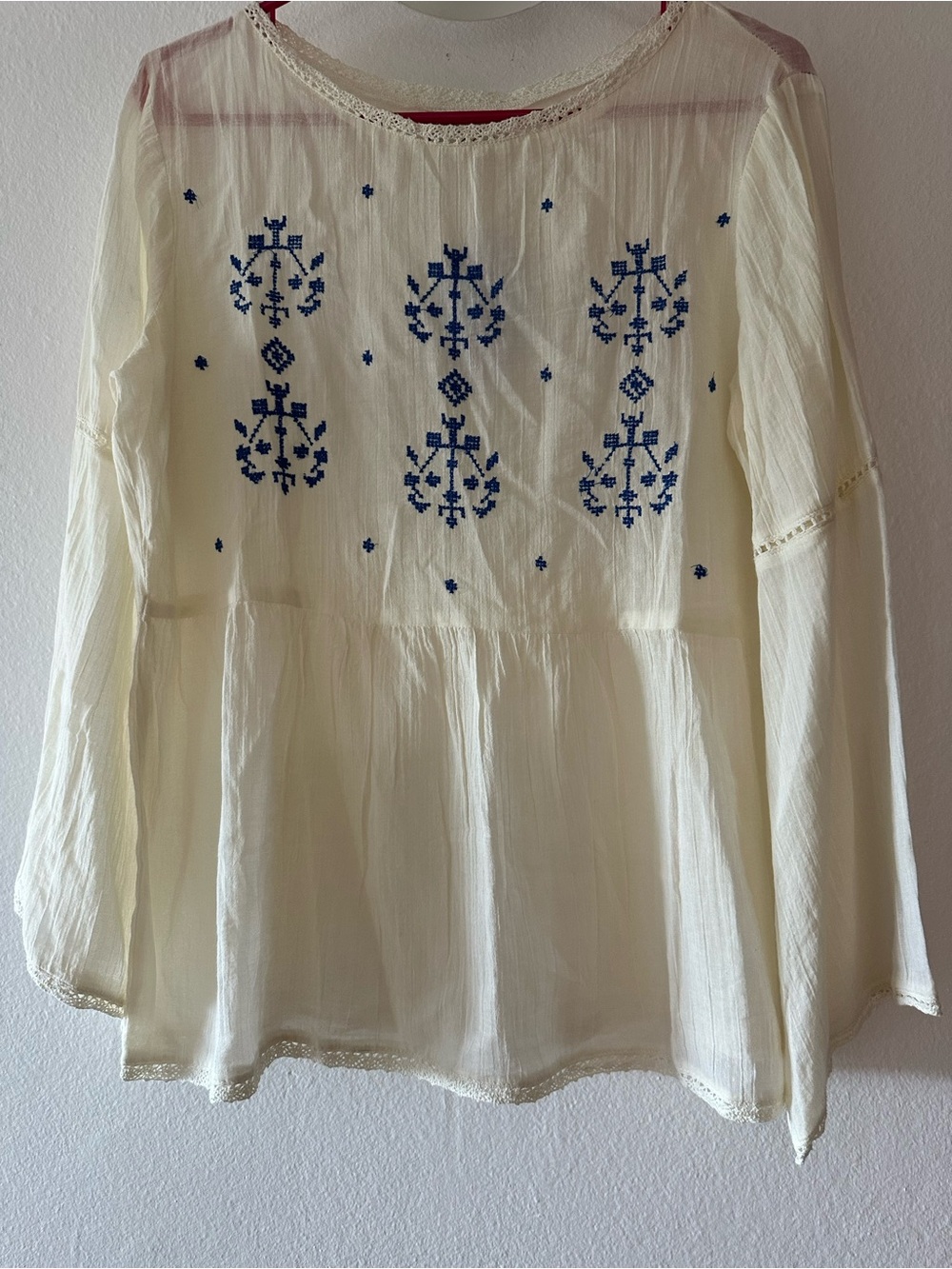 Magazine ivory or cream blouse, medium, long sleeves, embroidered NWT.